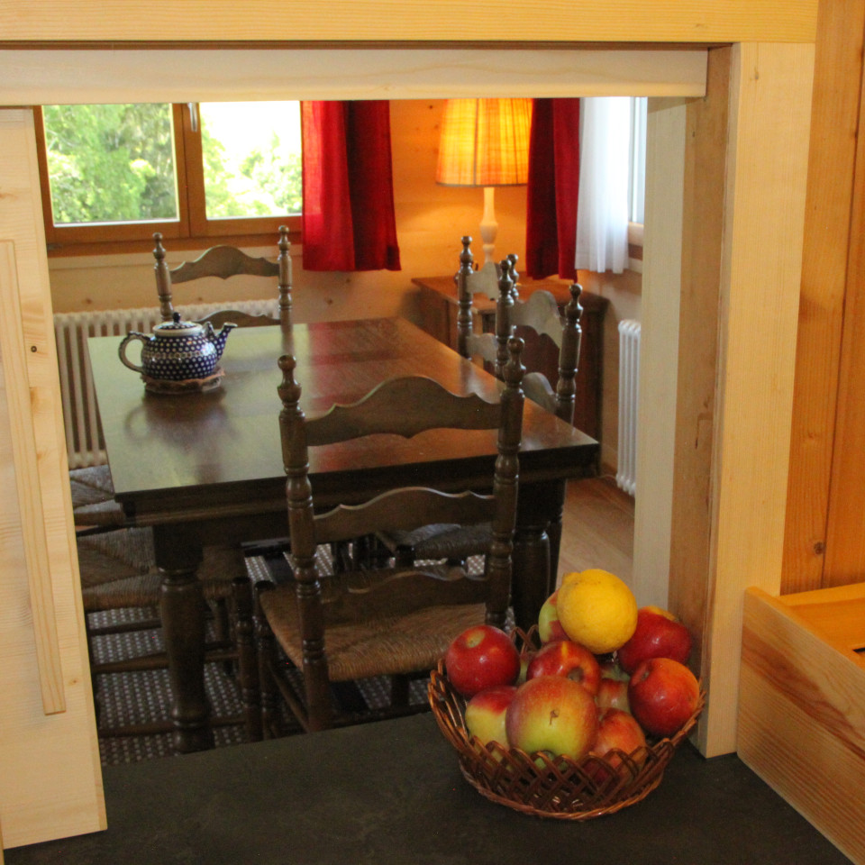 Doorgeefluik naar eettafel